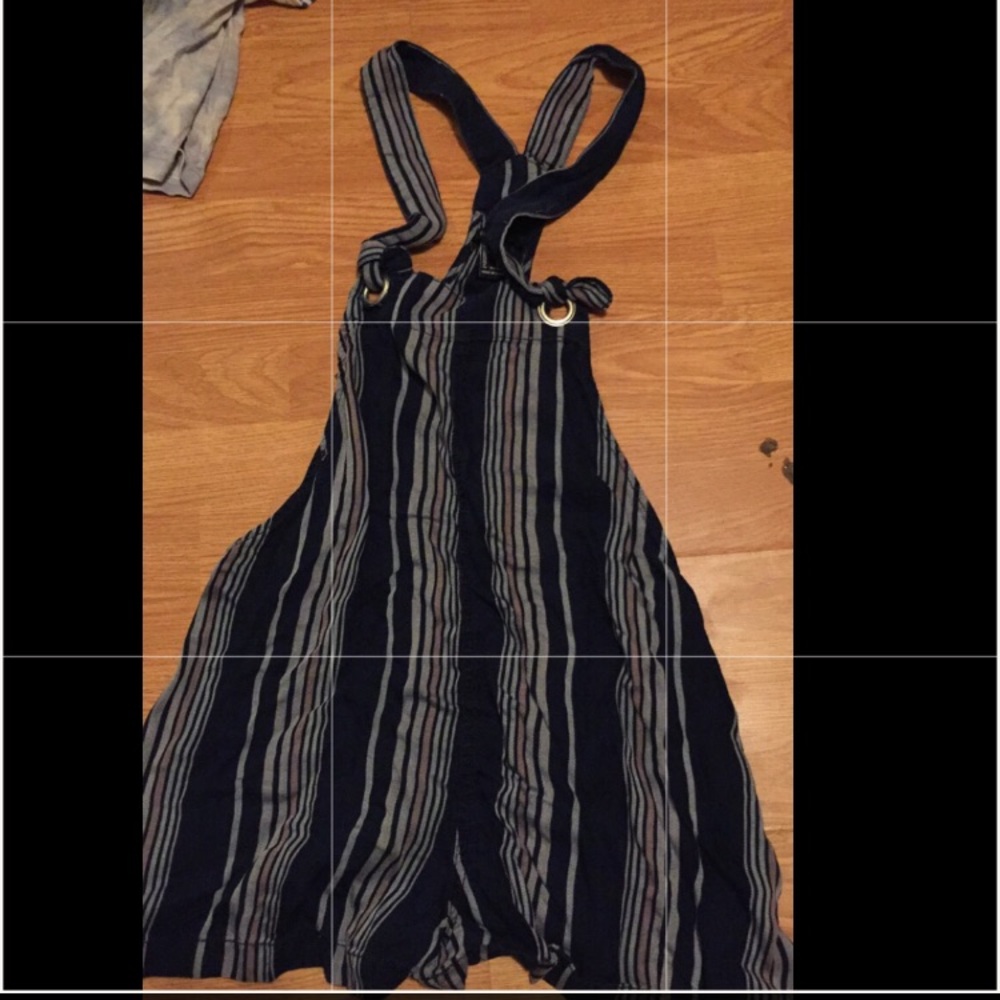 Short overalls